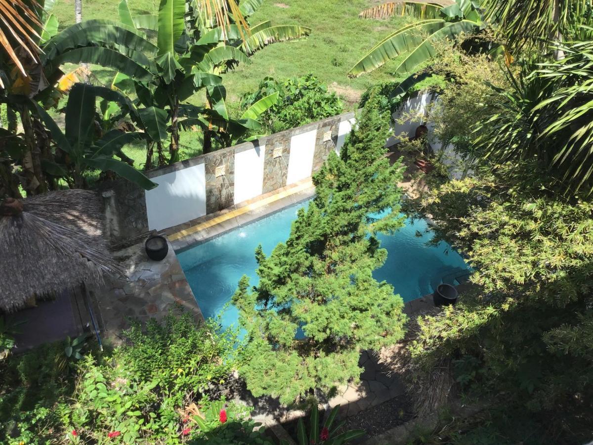 Guesthouse The 4 Fish Manado Bagian luar foto