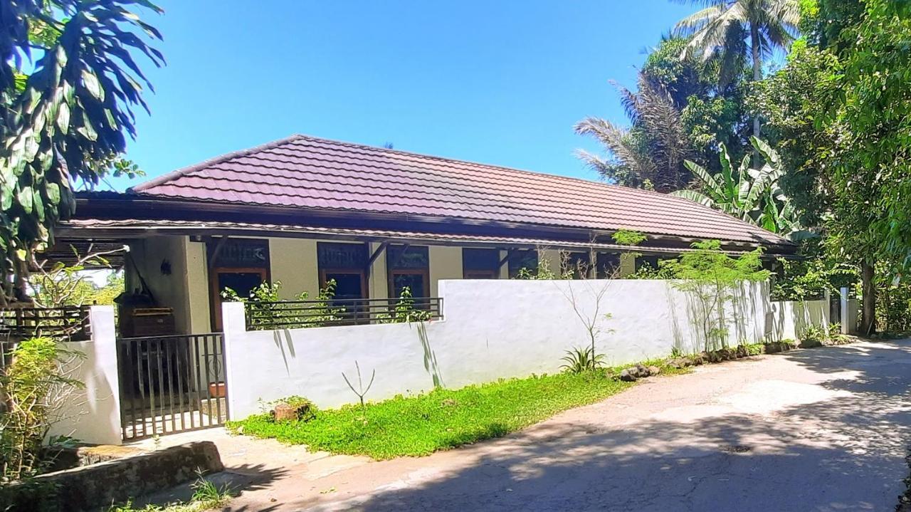 Guesthouse The 4 Fish Manado Bagian luar foto