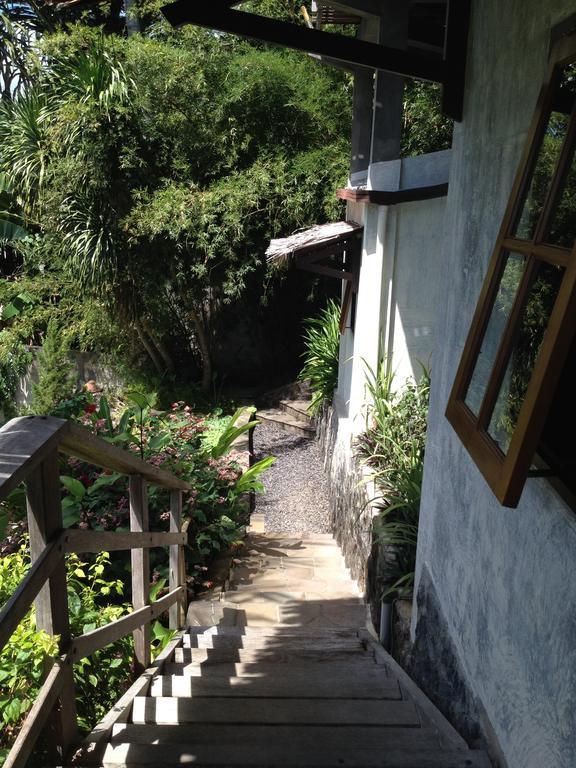Guesthouse The 4 Fish Manado Bagian luar foto