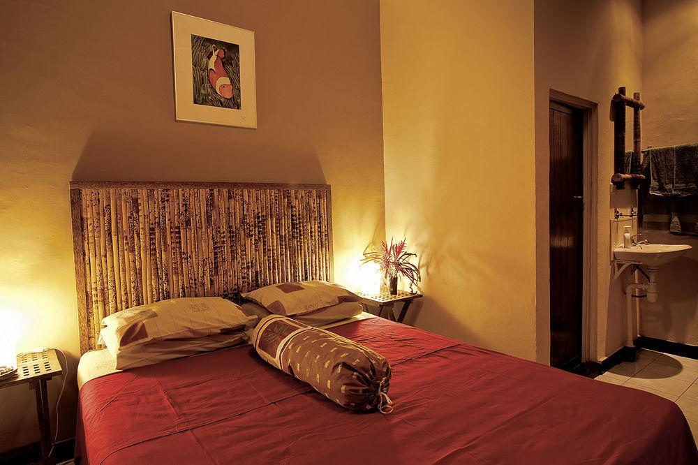 Guesthouse The 4 Fish Manado Bagian luar foto