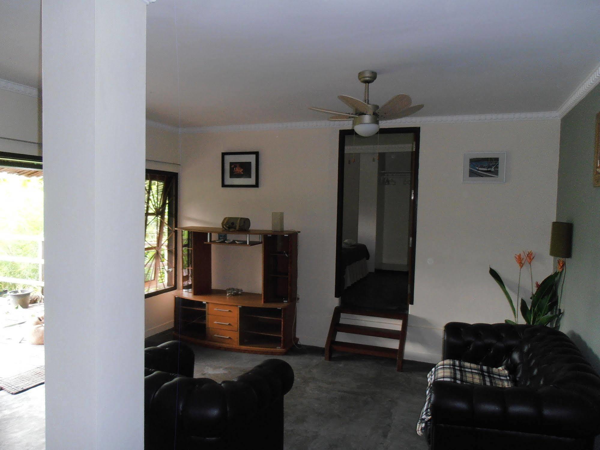 Guesthouse The 4 Fish Manado Bagian luar foto