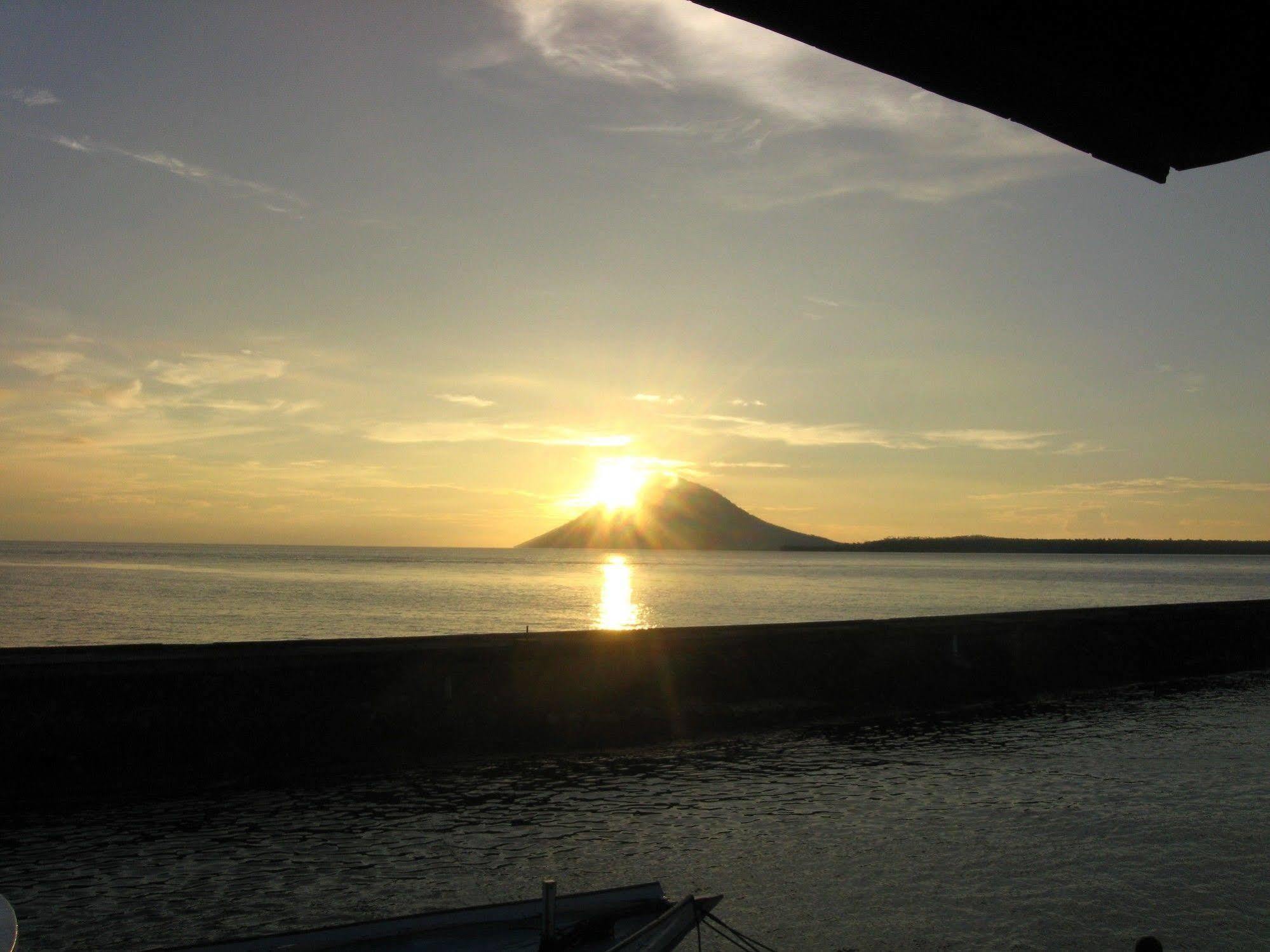 Guesthouse The 4 Fish Manado Bagian luar foto